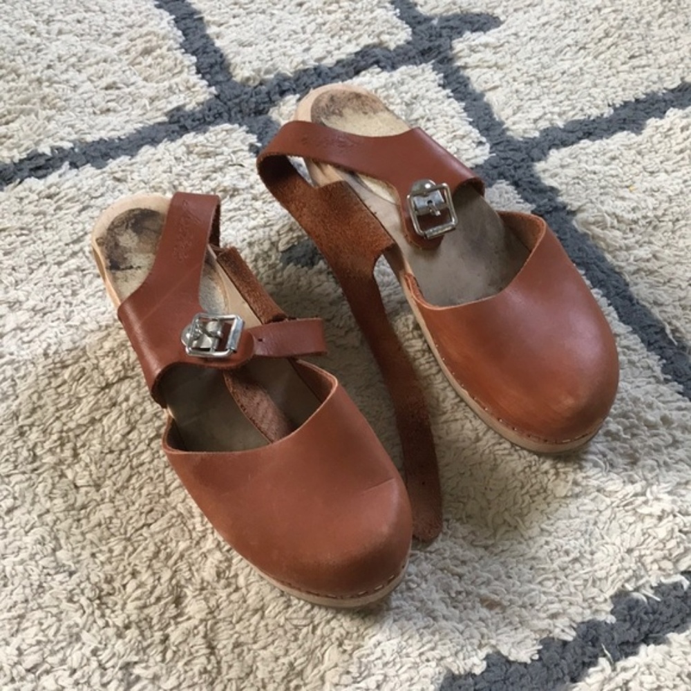 Lotta from Stockholm ankle strap tan leather clog